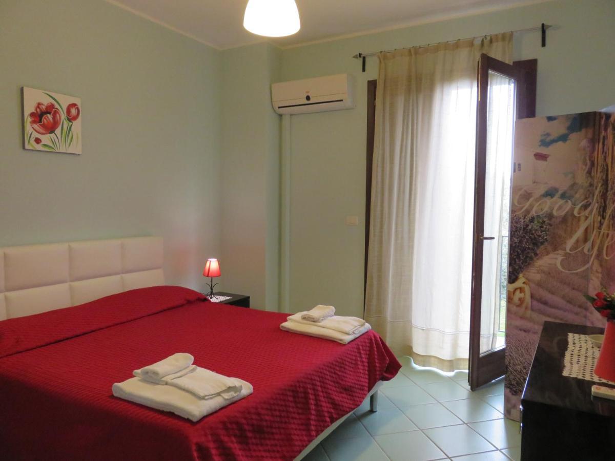 Case Vacanze Residence Trinacria 阿奇雷亚莱 外观 照片