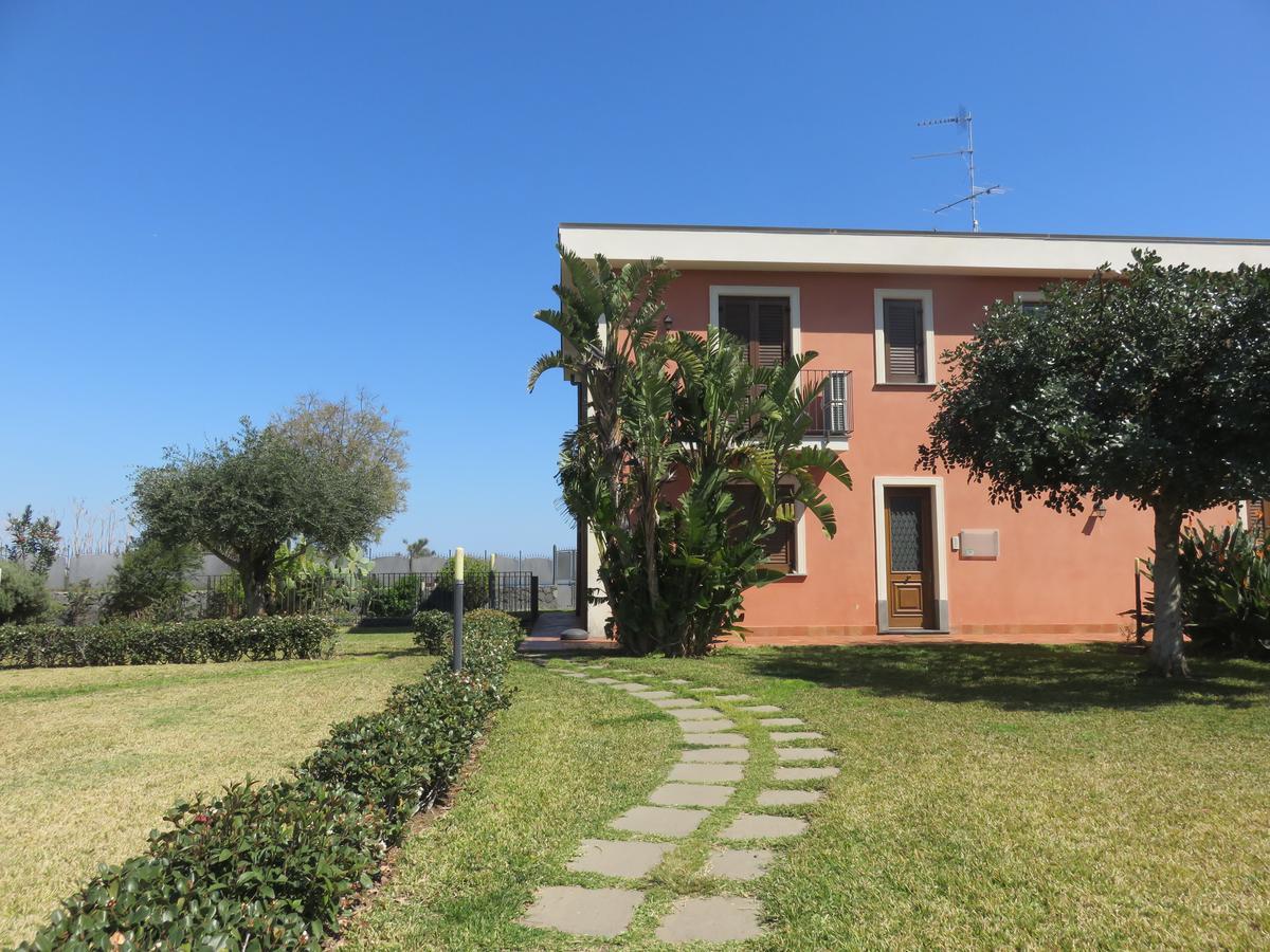 Case Vacanze Residence Trinacria 阿奇雷亚莱 外观 照片
