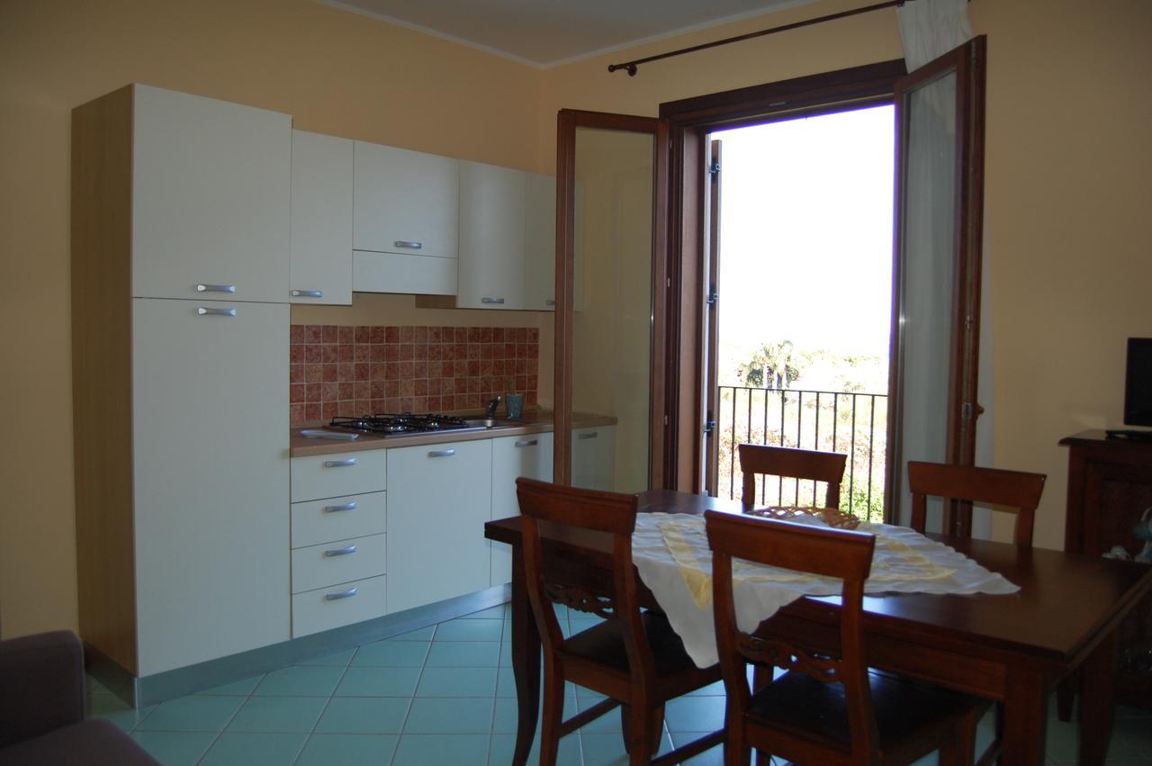 Case Vacanze Residence Trinacria 阿奇雷亚莱 外观 照片