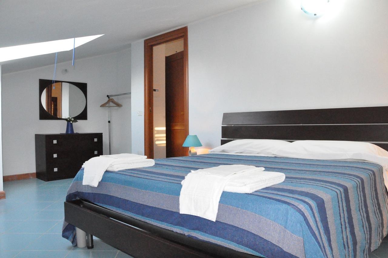 Case Vacanze Residence Trinacria 阿奇雷亚莱 外观 照片
