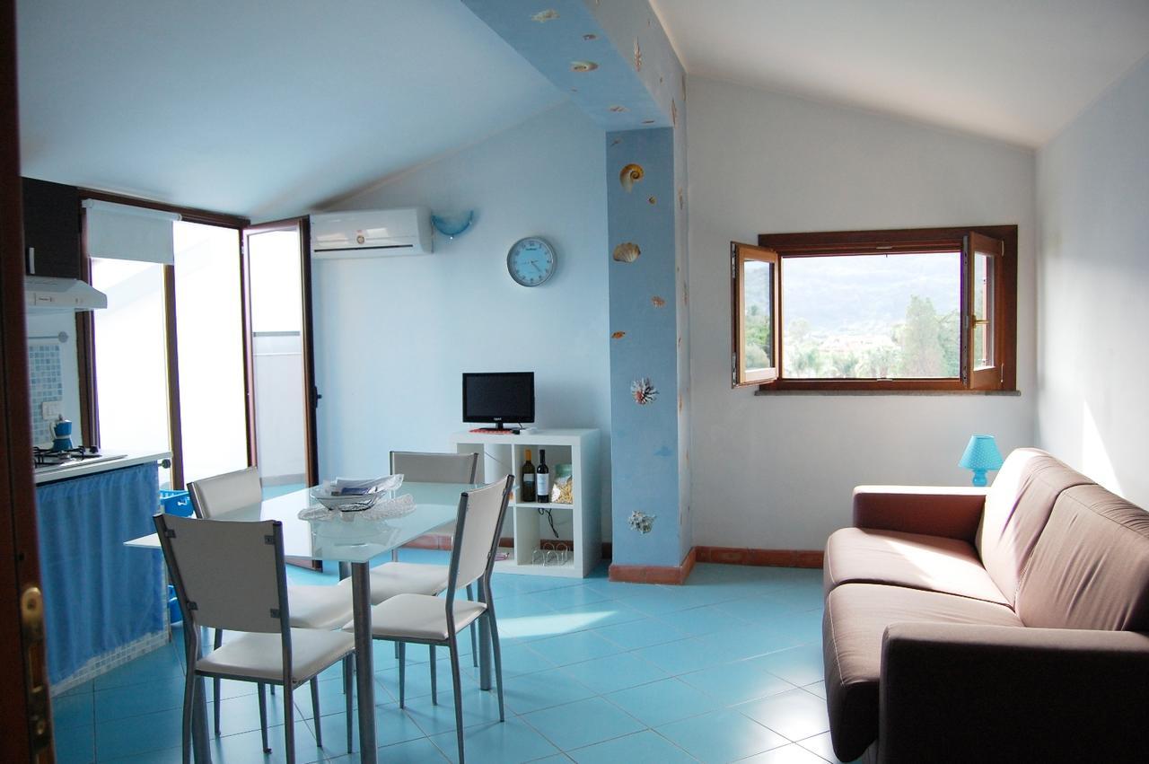 Case Vacanze Residence Trinacria 阿奇雷亚莱 外观 照片